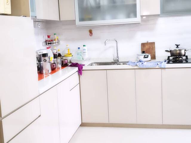Central Redhill MRT , Privacy Common Room for Rent , Available 01 June 2026