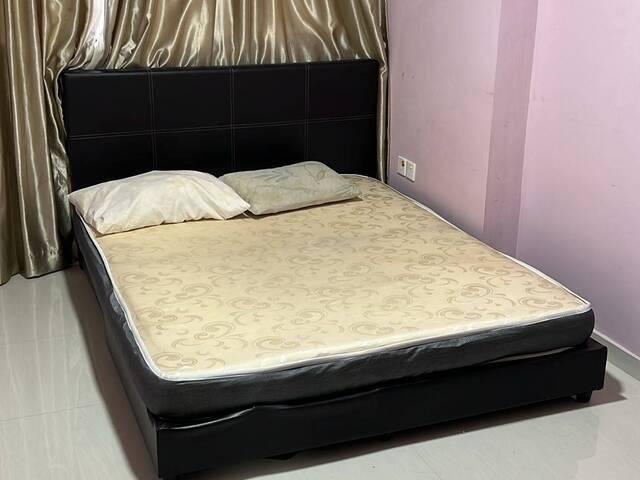 Two common rooms at 868b tampines avenue 8 for rent! Aircon wifi!