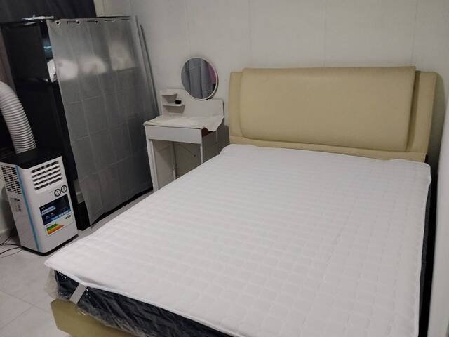 Room for rent for singles