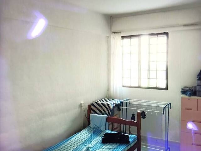 Master or Common Room for rent at Blk 109 Hougang Avenue 1! NO AGENT FEE