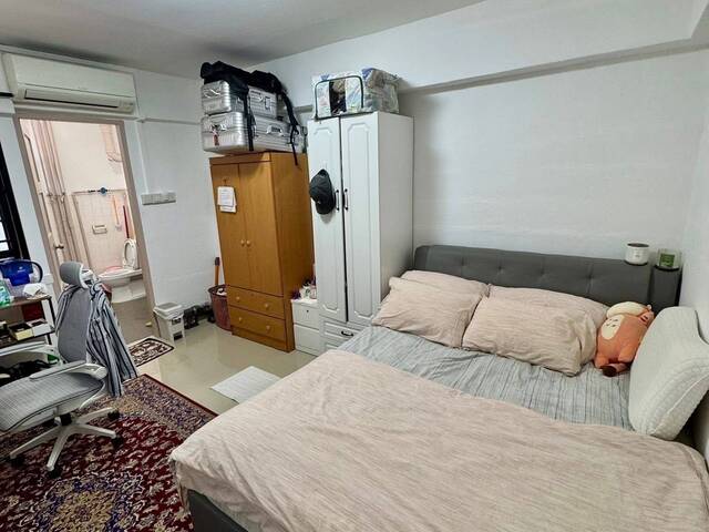 Master Bedroom near Downtown Core