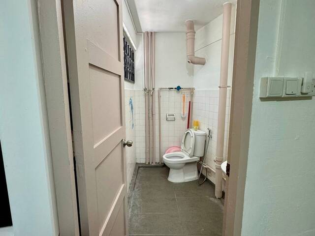 Master Bedroom near Downtown Core