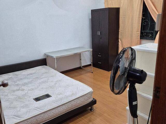 Room for rent Jurong East, Singapore - [For RENT: Common room]: 288C ...
