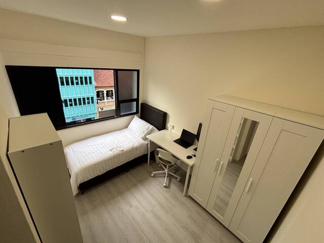 Rare Spacious Room @ City Fringe (SMU, LASALLE, MICRON w/in 12 min)