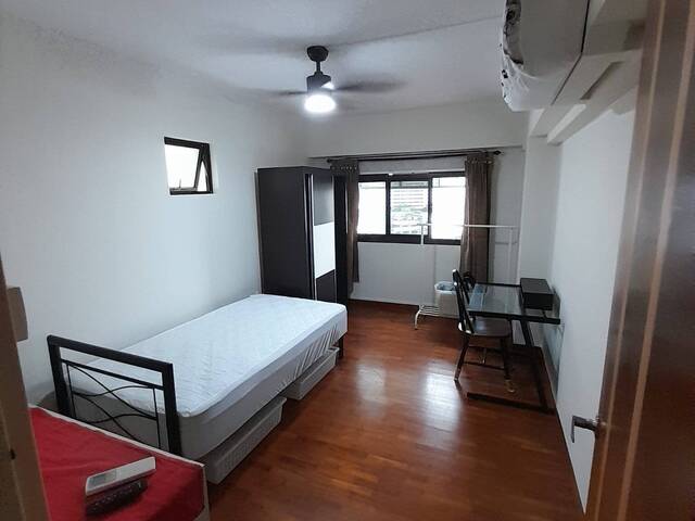 Sembawang Drive Common Room For Rent