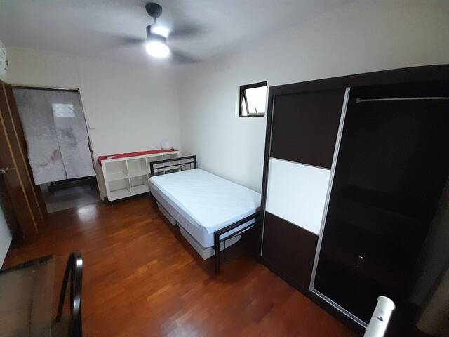 Sembawang Drive Common Room For Rent