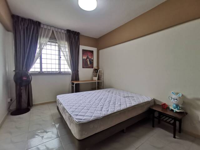 * High floor unblocked * Corner unit, privacy * Well maintained