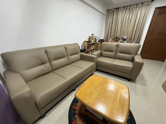 Master Bedroom@ Commonwealth for female pax -No agent fee