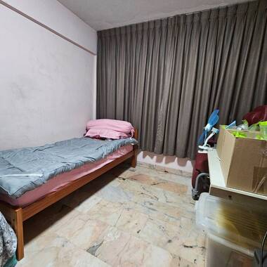 Bukit Batok common room walk to Mrt