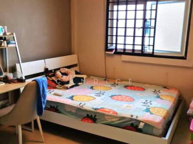 Hdb 3 room flat near MRT