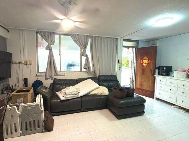 4R flat for rent at Blk 347 Woodlands Avenue 3. Near to Woodlands MRT! NO AGENT FEE