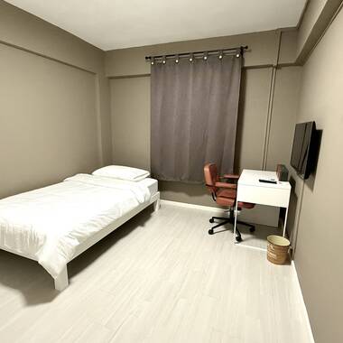 AVAILABLE COMMON ROOM FOR RENT: No agent fees, half month deposit.