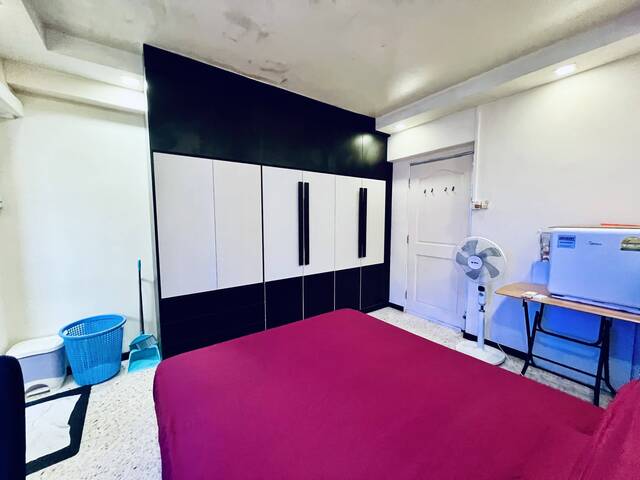 Near Tampines MRT Blk 205 Master rm attached bath for 1 pax, furn ac wifi no cooking