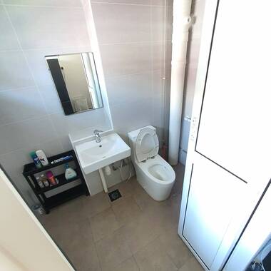 Common room, light cooking, near MRT, near Lot 1 Shopping Mall, new Aircon, new Mattress and more..