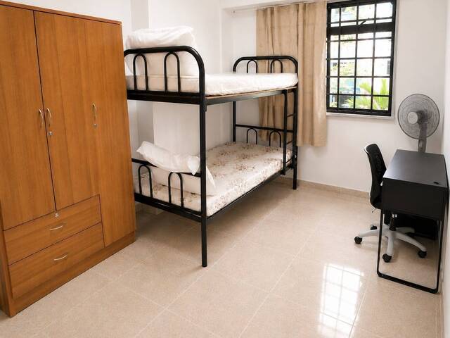 🏡 Spacious & Quiet Room for Rent @ Sembawang MRT (5 mins walk)