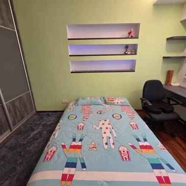 Common room for rent for single lady with Aircon, wifi provided