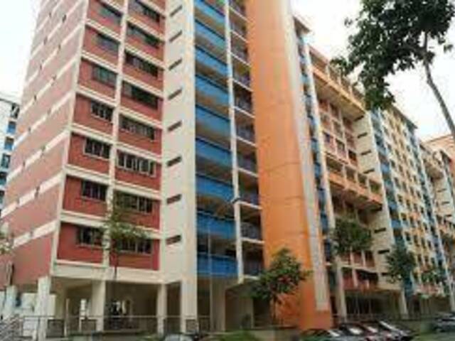 Common Room for rent at Blk 305 Bukit Batok Street 31. No Owner! NO AGENT FEE