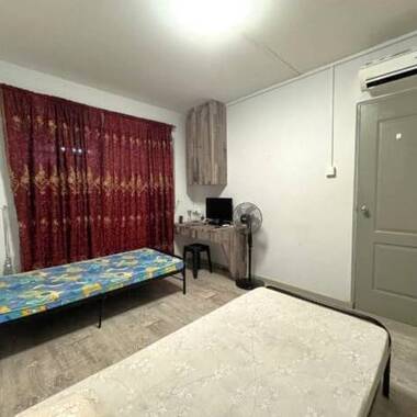 Common Room at Blk 340 Bukit Batok Street 34. Own Bathroom! no agent fee