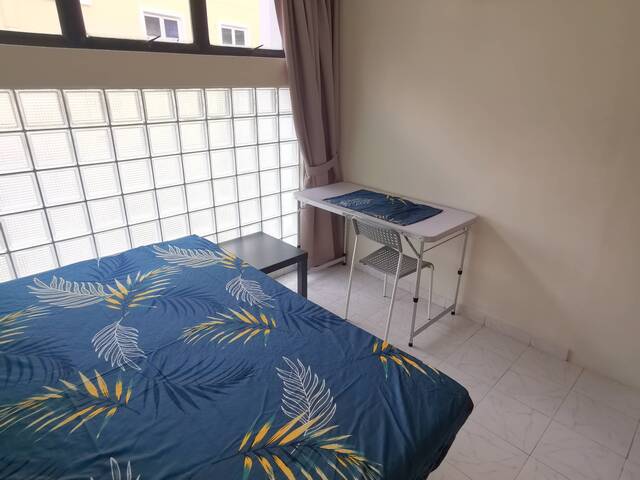 Room for rent / Novena, Toa Payoh / Common room / 1pax stay / Available May 2
