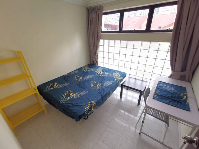 Room for rent / Novena, Toa Payoh / Common room / 1pax stay / Available May 2