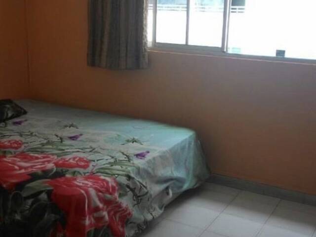 Two common rooms at 108 jalan rajah for rent! Aircon wifi!