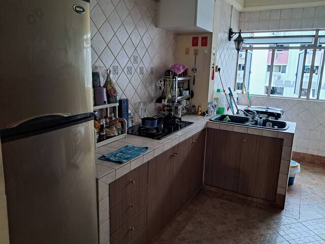 506 ang mo kio ave 8-1 位女室友