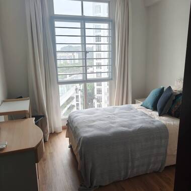 *Furnished Condo Room for Rent – Female Only | Quiet Community with Full Facilities*