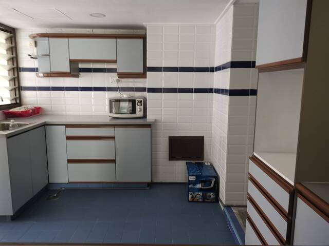 Room for rent/ Near Clementi, Dover MRT/ For 1-2 pax/ Available Immediately