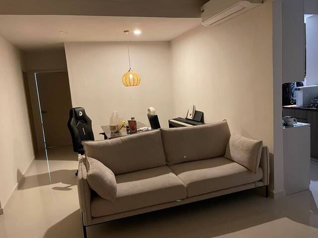 Room for rent in prime Orchard area