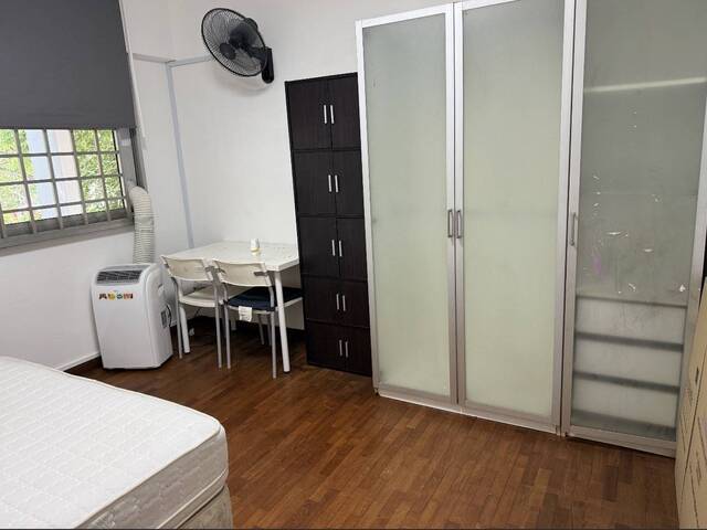 A Spacious Common Room For Rent (Clean & Cosy)