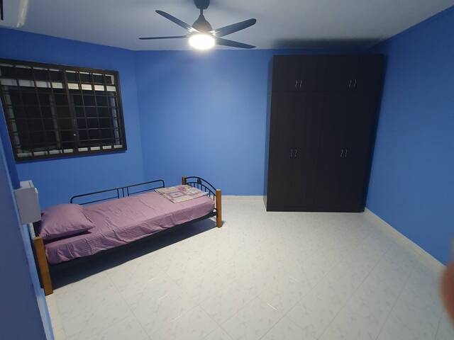Common room at 566 hougang street 51 for rent! Aircon wifi!