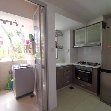 Esta Ruby 500 Guillemard RD/Common room/1 pax/Available 16 July