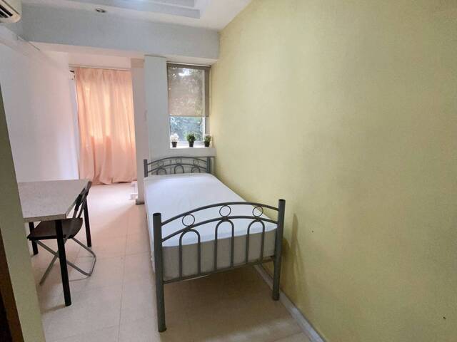 Room for rent/ Near Clementi, Dover MRT/ For 1-2 pax/ Available Immediately