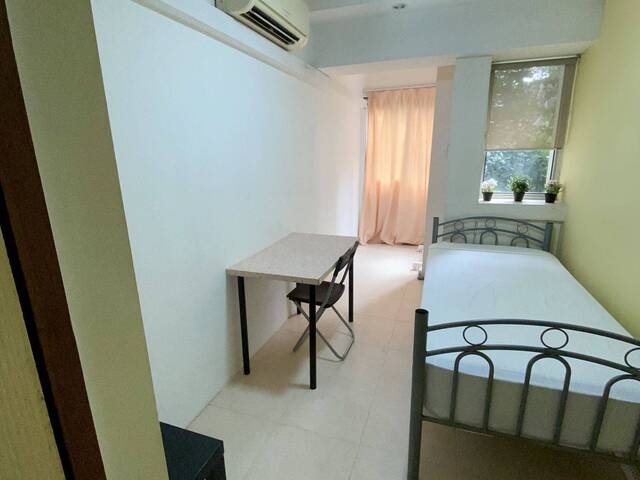 Room for rent/ Near Clementi, Dover MRT/ For 1-2 pax/ Available Immediately
