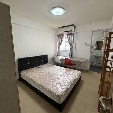 Cozy Master Bedroom for Rent | Clementi