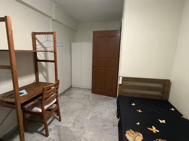 Blk 414 Choa Chu Kang - $700 for 1 guy