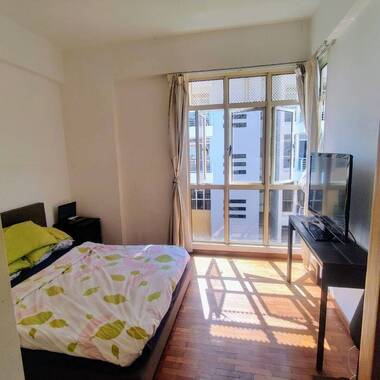 Master Bedroom in Geylang Condo for Rent