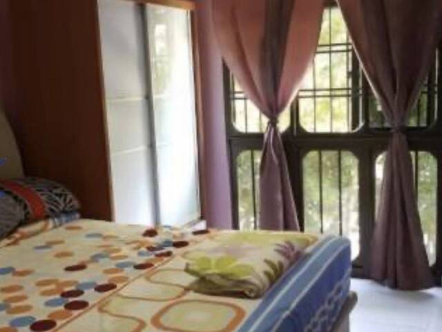 Common room at 521 woodlands drive 14 for rent! Aircon wifi!