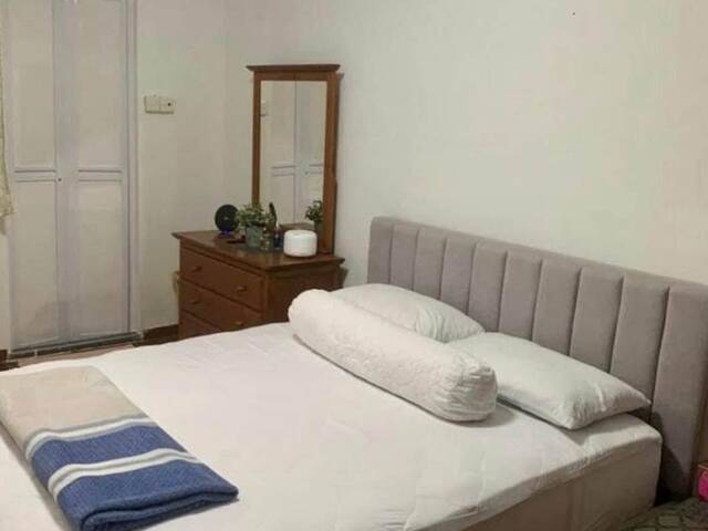 Huge Master Room for rent