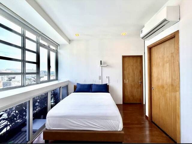 Sunny Garden w 2 bedrooms, rooftop pool, mini garden terrace near Kembangan MRT (EW green line)
