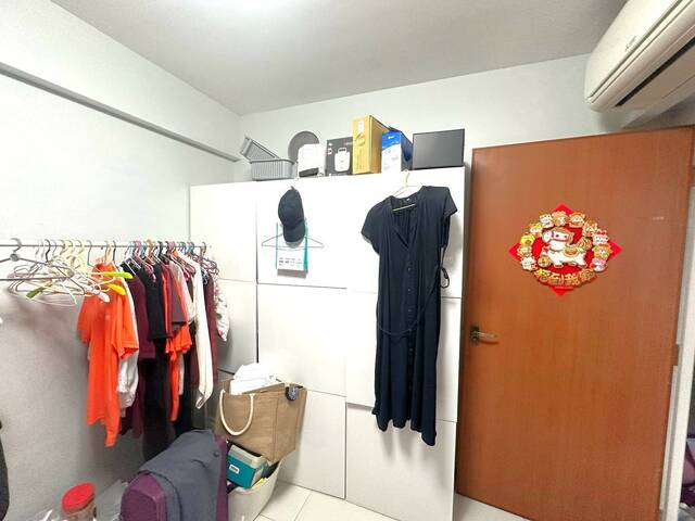 Common Room for rent at Blk 932A Hougang Avenue 9. (Female Only) no agent fee