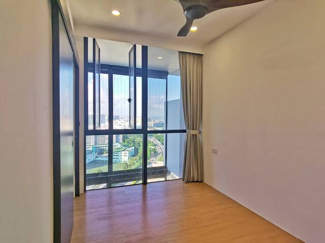 Clementi Condo Common Room for Rent