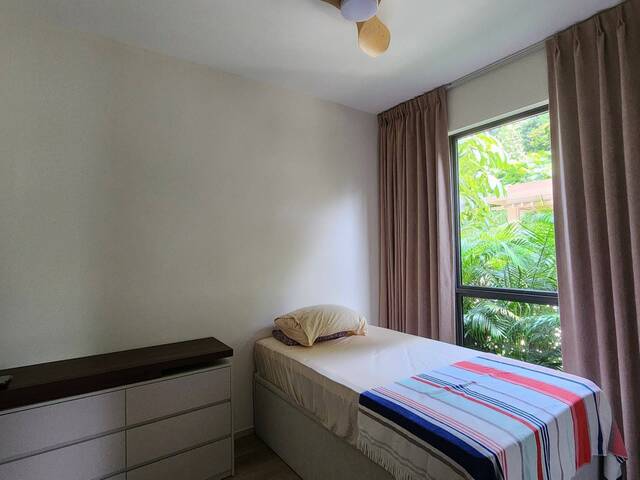 New. Quiet room with Green Oasis. Walk to MRT and amenities
