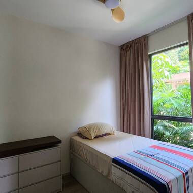 New. Quiet room with Green Oasis. Walk to MRT and amenities