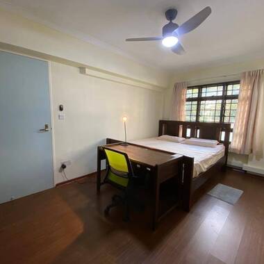 Master bedroom 2min to Redhill Mrt