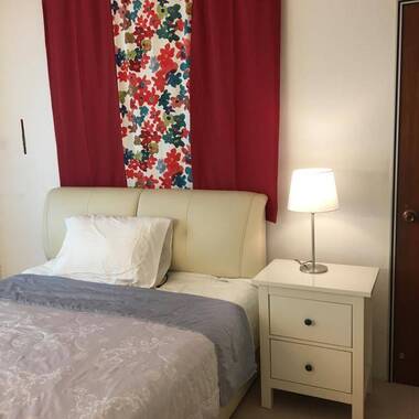 Big and quiet room for rent in a exclusive and beautiful private estate -NO FEE