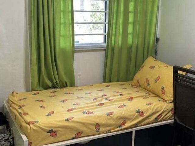 Near Petir LRT! Common room at 167 petir road for rent! Aircon wifi!
