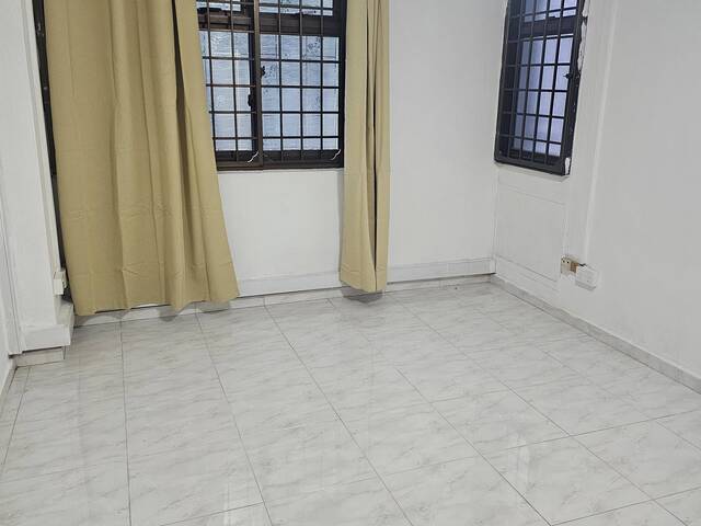 Room for rent Woodlands.