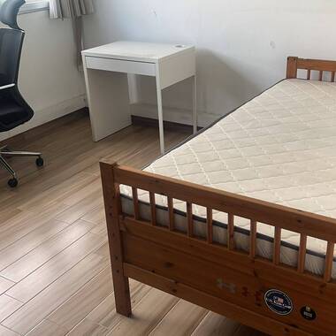 * Seaview! ** 4 min to MRT ** Spacious Common Room *** Privacy, Simple household