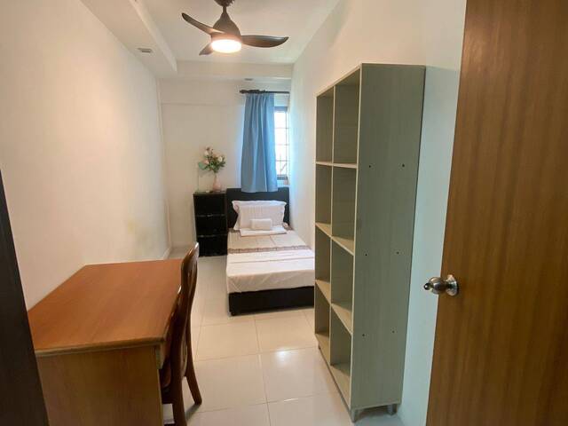 Room for rent / Outram, Tangjong Pagar, Chinatown MRT / Common room / 1-2 pax stay / Available April